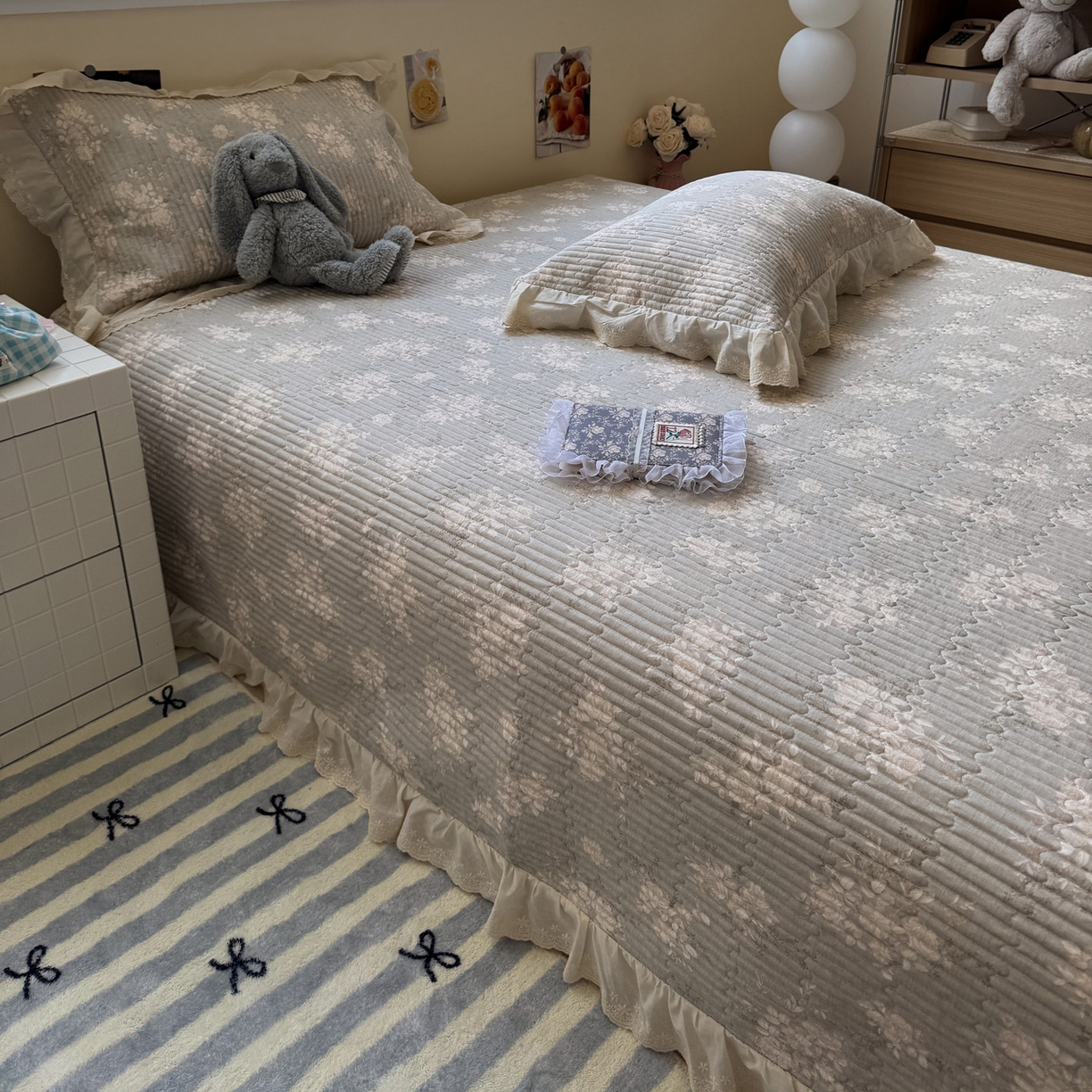 91家纺网 家纺一手货源 找家纺 一加一 2025新款全棉纯棉双层纱田园风单床盖床盖单件单品床盖 花蔓花影-灰