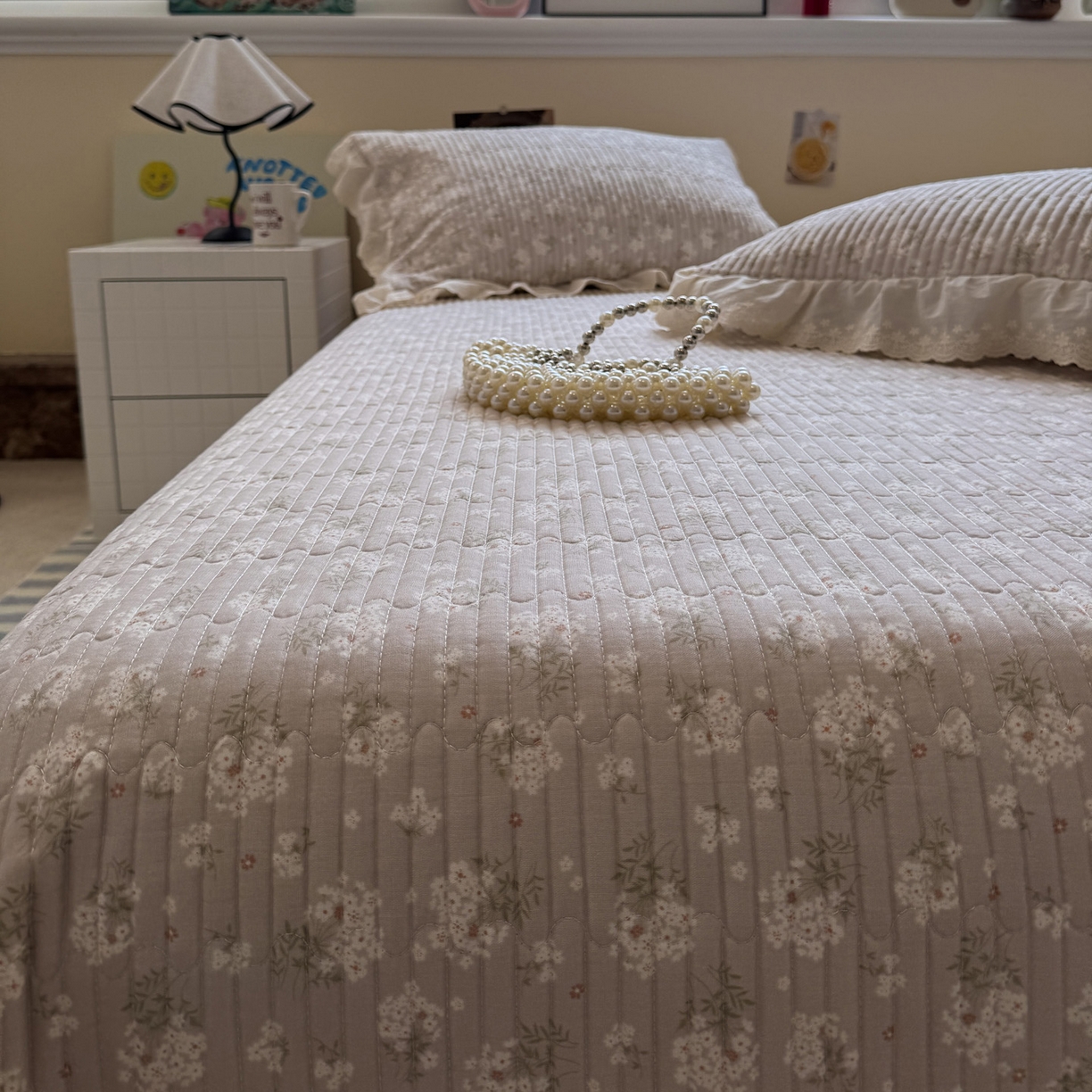 91家纺网 家纺一手货源 找家纺 一加一 2025新款全棉纯棉双层纱田园风单床盖床盖单件单品床盖 杏花小镇-驼