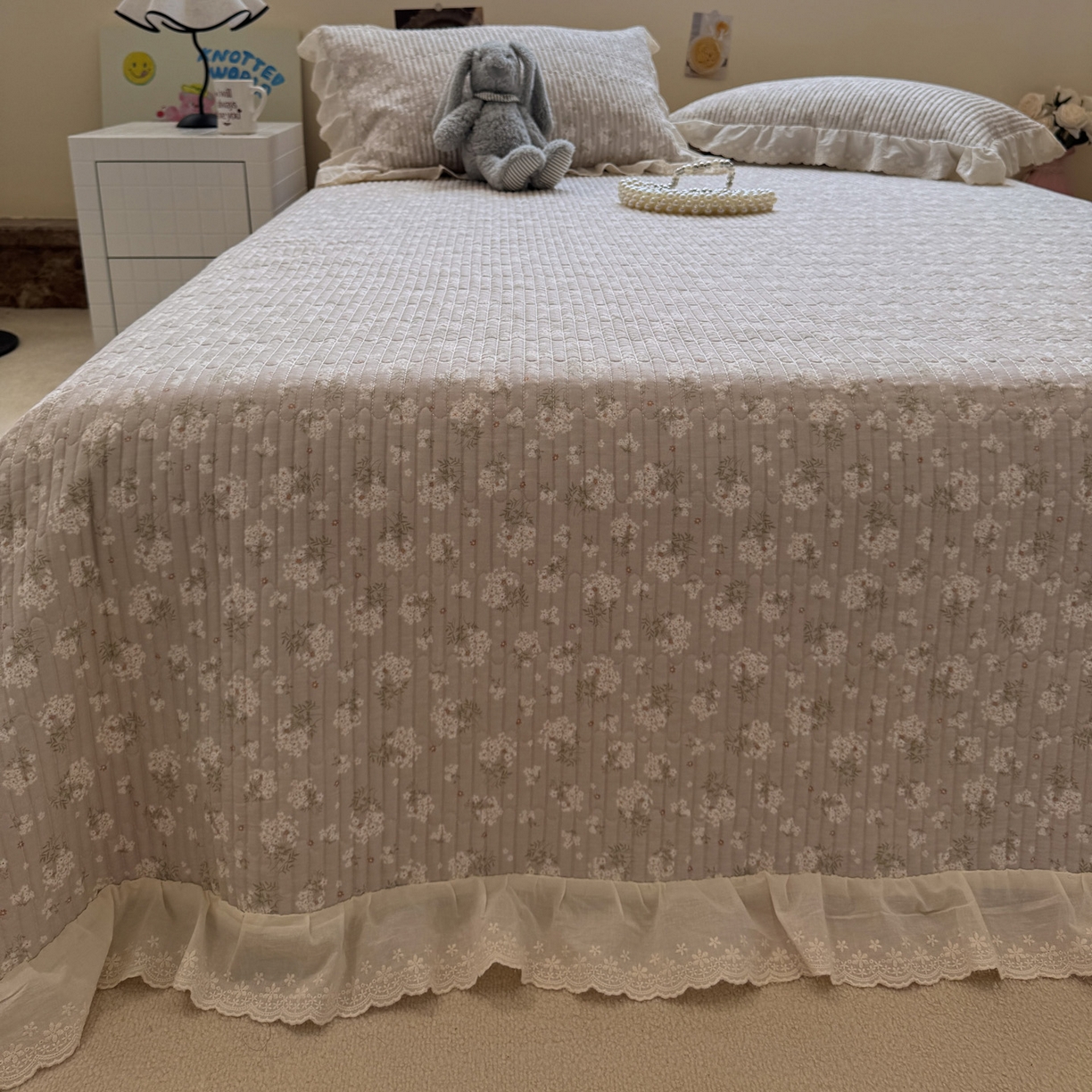 91家纺网 家纺一手货源 找家纺 一加一 2025新款全棉纯棉双层纱田园风单床盖床盖单件单品床盖 杏花小镇-驼