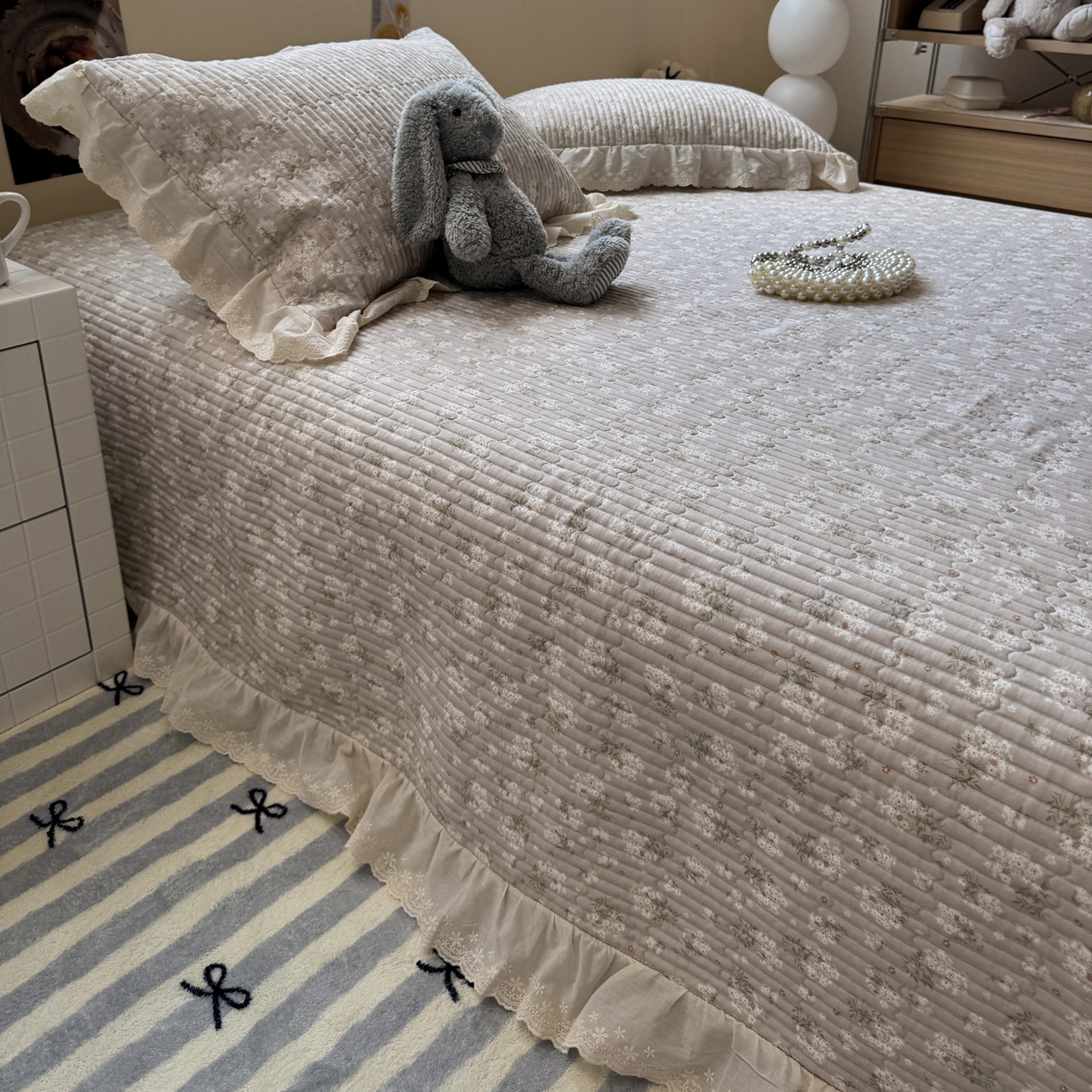 91家纺网 家纺一手货源 找家纺 一加一 2025新款全棉纯棉双层纱田园风单床盖床盖单件单品床盖 杏花小镇-驼