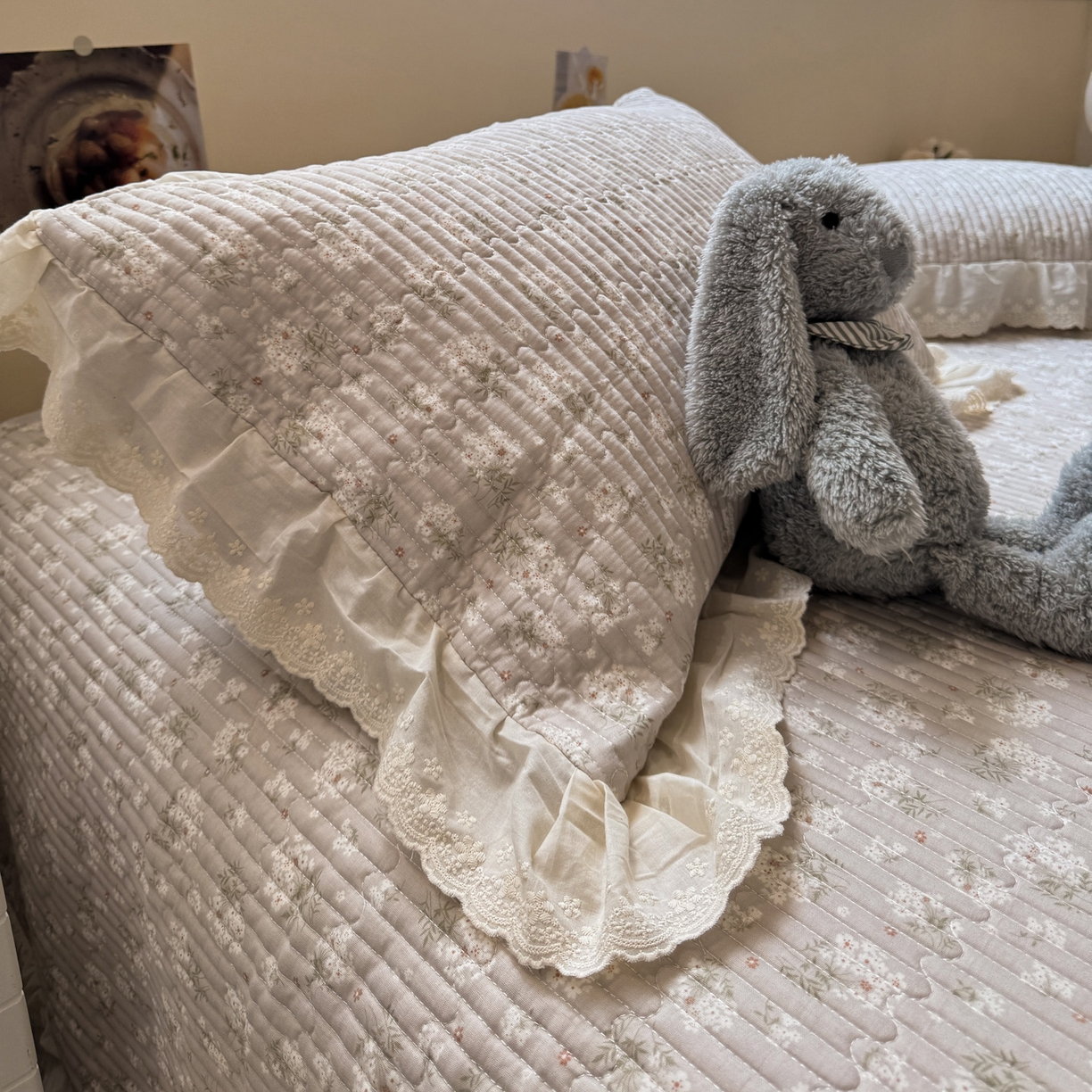 91家纺网 家纺一手货源 找家纺 一加一 2025新款全棉纯棉双层纱田园风单床盖床盖单件单品床盖 杏花小镇-驼