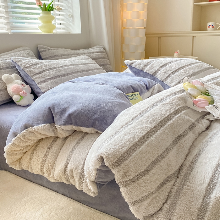 91家纺网 家纺一手货源 找家纺 （总）摩妮卡 2025新款加厚兔兔绒牛奶绒四件套-洛丽塔系列