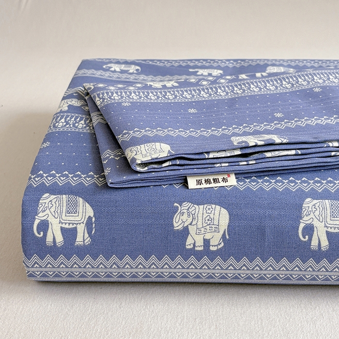 91家纺网 家纺一手货源 找家纺 青泽家纺 2025年新款老粗布床单原棉三枚缎卡老粗布凉席三件套亚麻棉麻床单枕套 蓝条小象