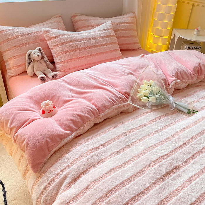 91家纺网 家纺一手货源 找家纺 （总）摩妮卡 2025新款加厚兔兔绒牛奶绒四件套-洛丽塔系列