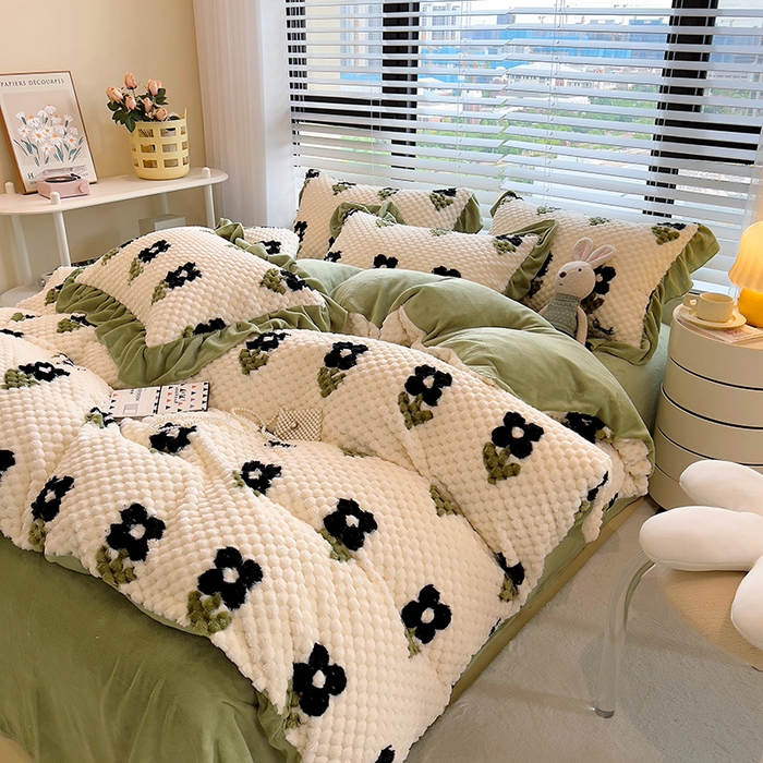 91家纺网 家纺一手货源 找家纺 （总）摩妮卡 2025新款提花豆豆绒卡通印花牛奶绒四件套