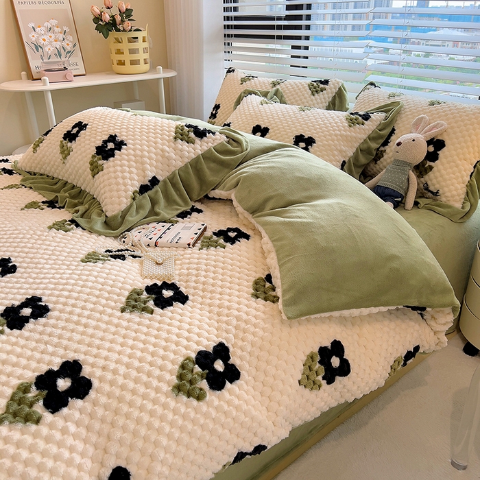 91家纺网 家纺一手货源 找家纺 （总）摩妮卡 2025新款提花豆豆绒卡通印花牛奶绒四件套