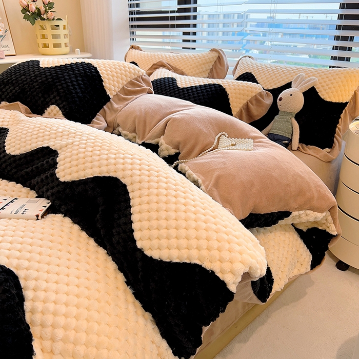 91家纺网 家纺一手货源 找家纺 （总）摩妮卡 2025新款提花豆豆绒卡通印花牛奶绒四件套