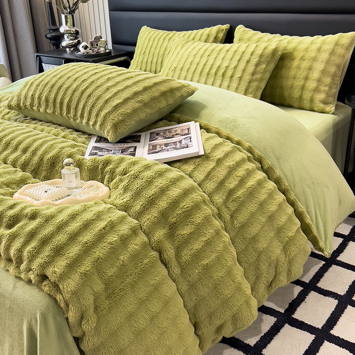 91家纺网 家纺一手货源 找家纺 摩妮卡 2025新款加厚大泡泡兔毛牛奶绒四件套 暗苔绿