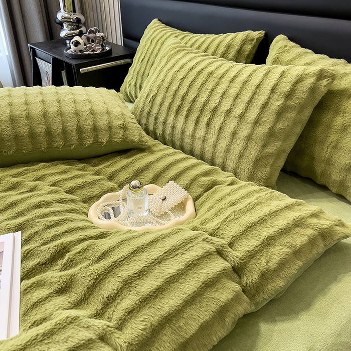 91家纺网 家纺一手货源 找家纺 摩妮卡 2025新款加厚大泡泡兔毛牛奶绒四件套 暗苔绿