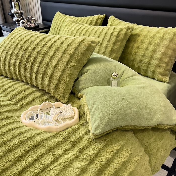 91家纺网 家纺一手货源 找家纺 摩妮卡 2025新款加厚大泡泡兔毛牛奶绒四件套 暗苔绿