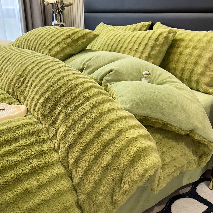 91家纺网 家纺一手货源 找家纺 摩妮卡 2025新款加厚大泡泡兔毛牛奶绒四件套 暗苔绿