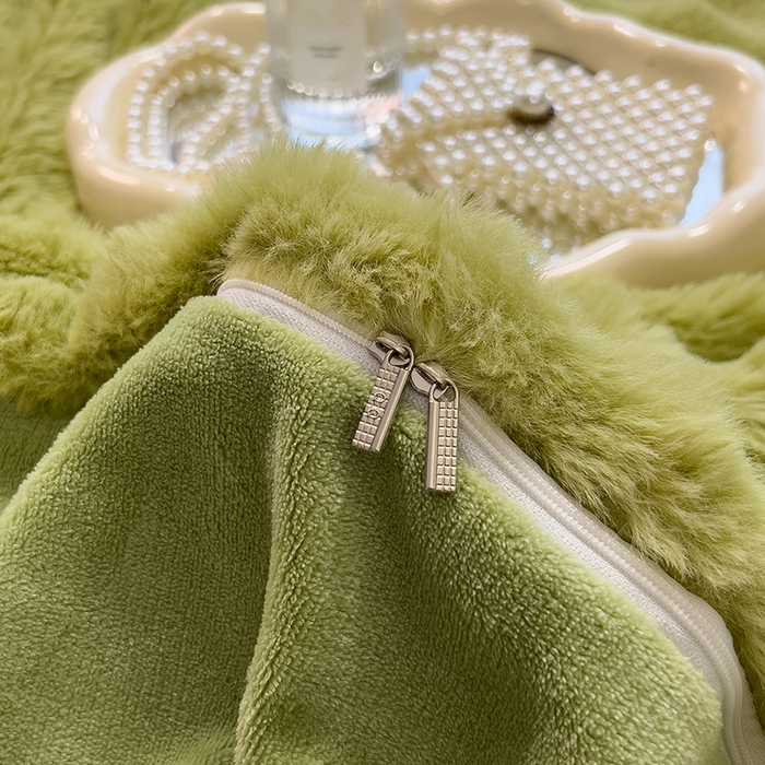 91家纺网 家纺一手货源 找家纺 摩妮卡 2025新款加厚大泡泡兔毛牛奶绒四件套 暗苔绿