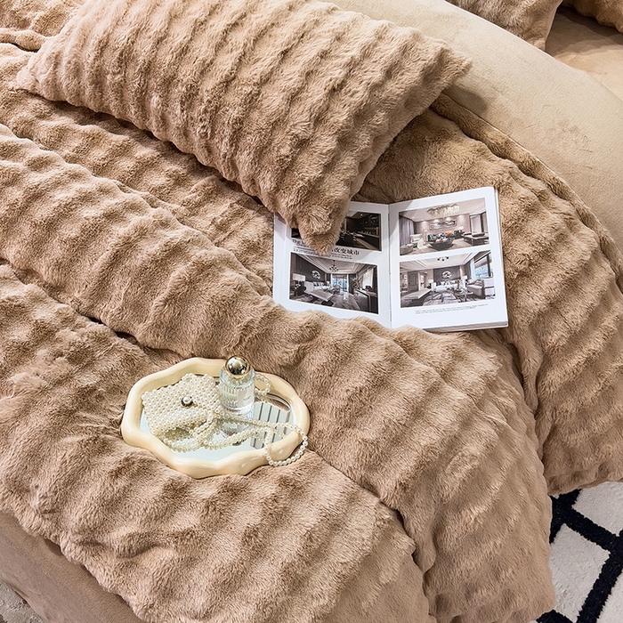 91家纺网 家纺一手货源 找家纺 摩妮卡 2025新款加厚大泡泡兔毛牛奶绒四件套 伽罗咖