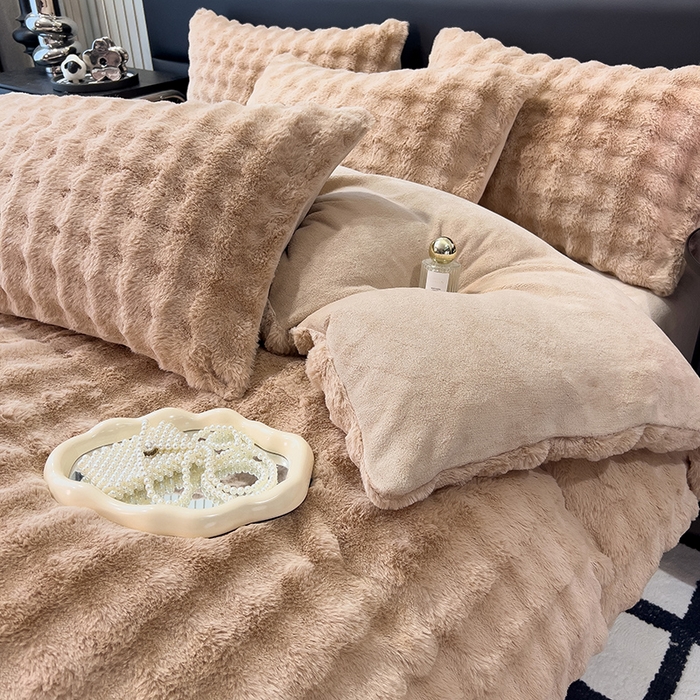 91家纺网 家纺一手货源 找家纺 摩妮卡 2025新款加厚大泡泡兔毛牛奶绒四件套 伽罗咖