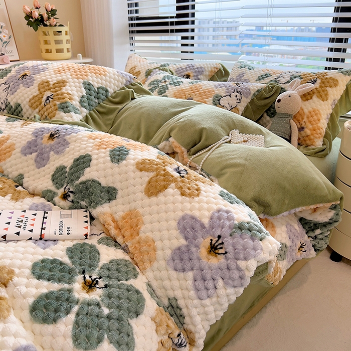 91家纺网 家纺一手货源 找家纺 （总）摩妮卡 2025新款提花豆豆绒卡通印花牛奶绒四件套