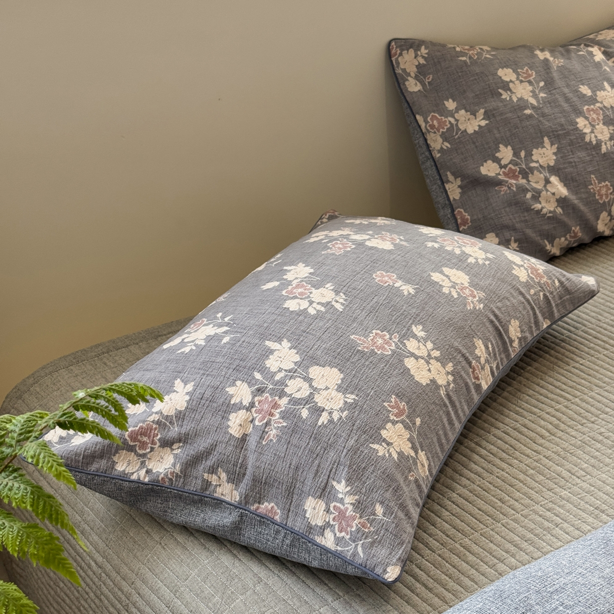 91家纺网 家纺一手货源 找家纺 一加一 2025新款双层纱印花大豆抗菌冬被被子被芯 晴云