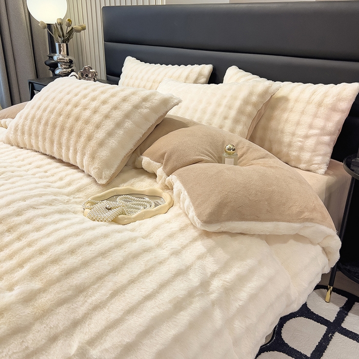 91家纺网 家纺一手货源 找家纺 摩妮卡 2025新款加厚大泡泡兔毛牛奶绒四件套 暖白+伽罗咖