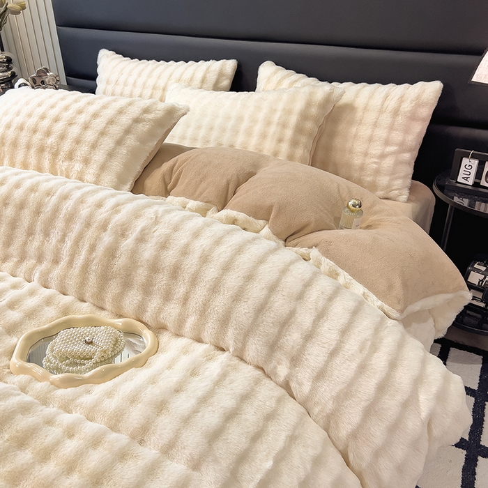 91家纺网 家纺一手货源 找家纺 摩妮卡 2025新款加厚大泡泡兔毛牛奶绒四件套 暖白+伽罗咖