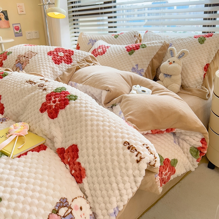 91家纺网 家纺一手货源 找家纺 （总）摩妮卡 2025新款提花豆豆绒卡通印花牛奶绒四件套