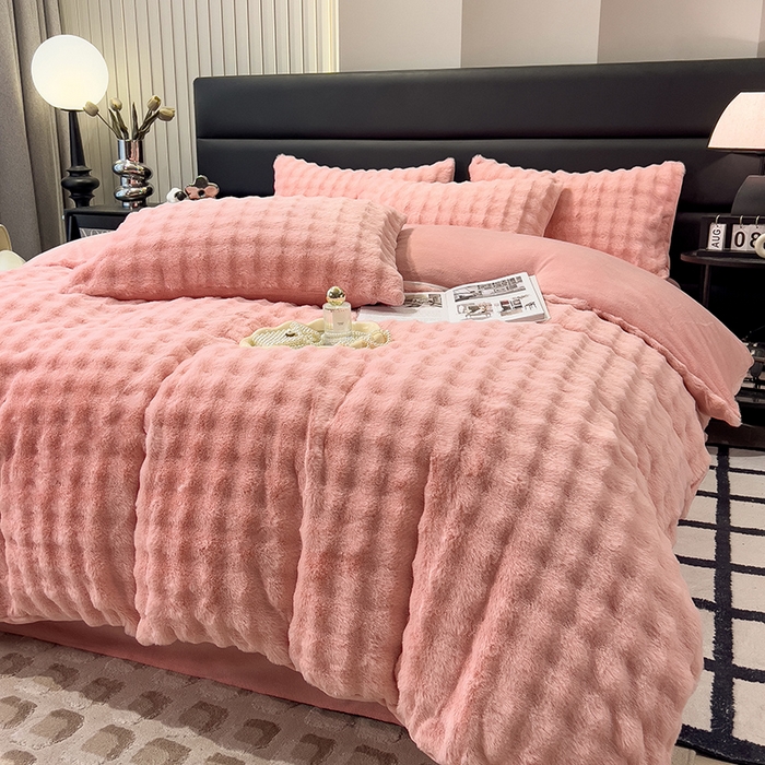 91家纺网 家纺一手货源 找家纺 摩妮卡 2025新款加厚大泡泡兔毛牛奶绒四件套 韶粉