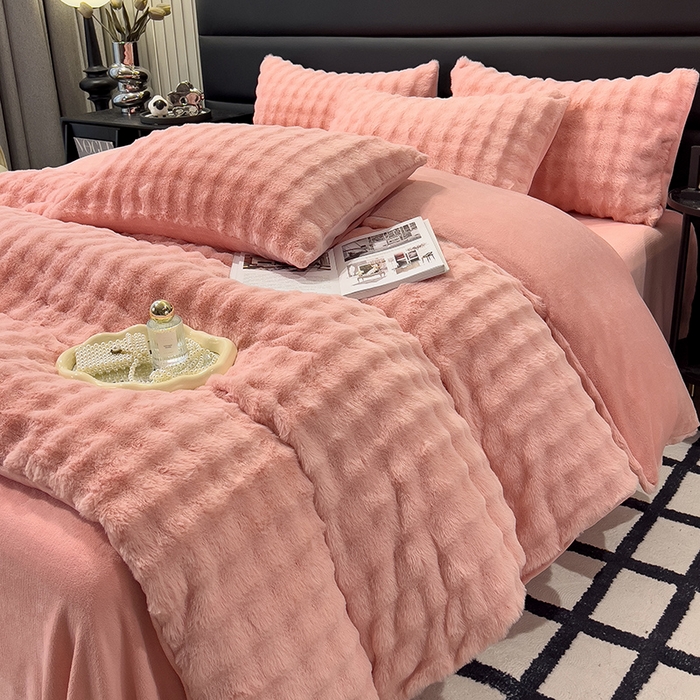 91家纺网 家纺一手货源 找家纺 摩妮卡 2025新款加厚大泡泡兔毛牛奶绒四件套 韶粉