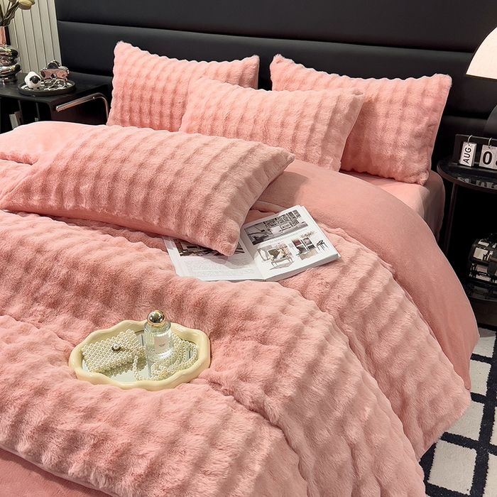 91家纺网 家纺一手货源 找家纺 摩妮卡 2025新款加厚大泡泡兔毛牛奶绒四件套 韶粉