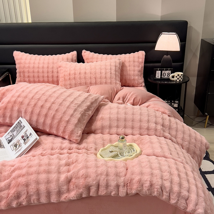 91家纺网 家纺一手货源 找家纺 摩妮卡 2025新款加厚大泡泡兔毛牛奶绒四件套 韶粉