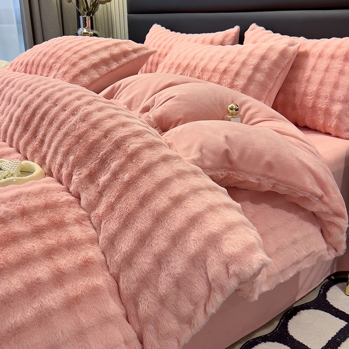 91家纺网 家纺一手货源 找家纺 摩妮卡 2025新款加厚大泡泡兔毛牛奶绒四件套 韶粉