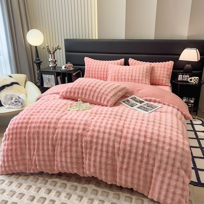 91家纺网 家纺一手货源 找家纺 摩妮卡 2025新款加厚大泡泡兔毛牛奶绒四件套 韶粉