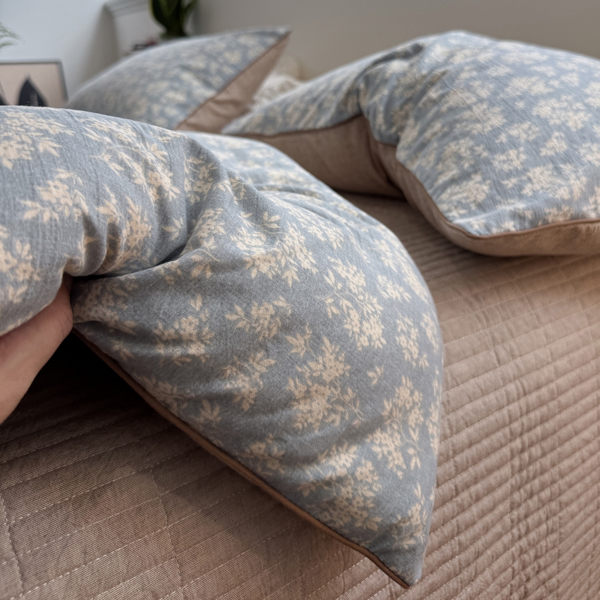 91家纺网 家纺一手货源 找家纺 一加一 2025新款双层纱印花大豆抗菌冬被被子被芯 南星