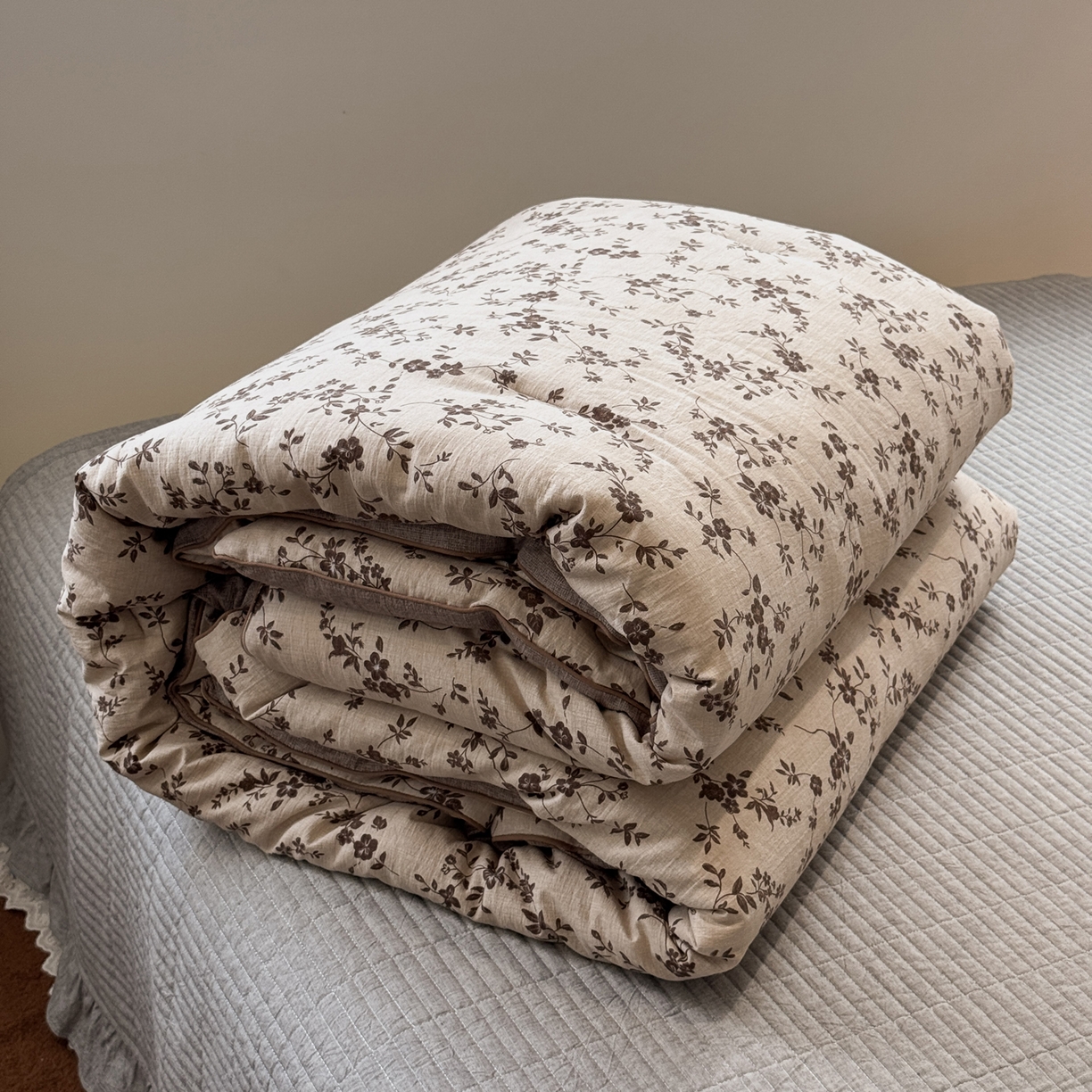 91家纺网 家纺一手货源 找家纺 一加一 2025新款双层纱印花大豆抗菌冬被被子被芯 幽影