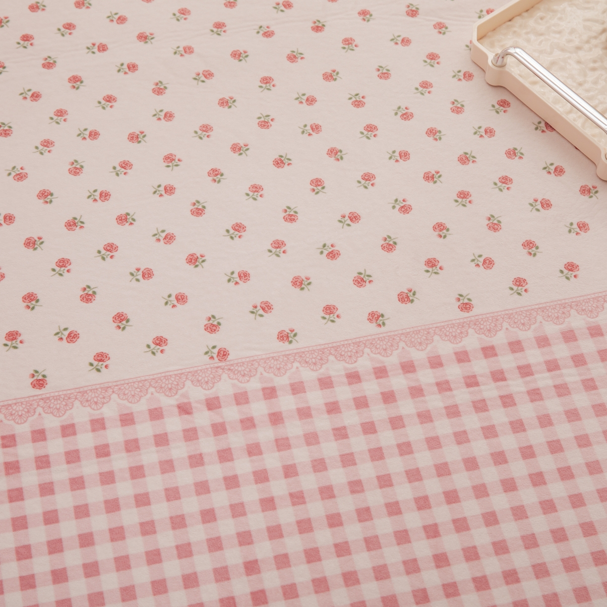 91家纺网 家纺一手货源 找家纺 手艺人家纺 2025新款宝宝绒复合牛奶绒炕盖 JHK55