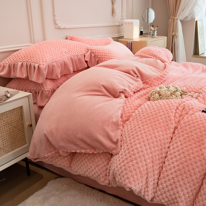 91家纺网 家纺一手货源 找家纺 （总）摩妮卡 2025新款提花豆豆绒卡通印花牛奶绒四件套