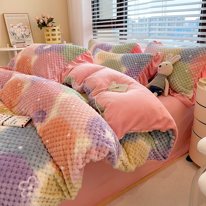 91家纺网 家纺一手货源 找家纺 （总）摩妮卡 2025新款提花豆豆绒卡通印花牛奶绒四件套