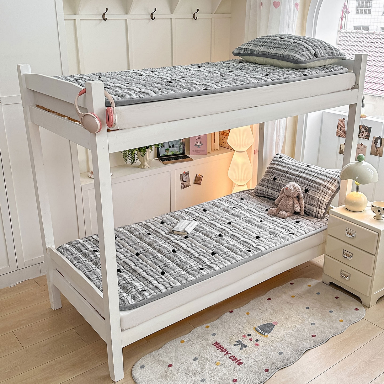 91家纺网 家纺一手货源 找家纺 眠势力 2025新款牛奶绒泡泡床褥加绒仿兔毛绒床褥子秋冬保暖珊瑚绒夹棉学生上下铺床护垫 格子爱心