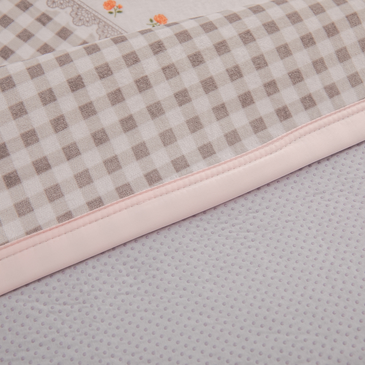 91家纺网 家纺一手货源 找家纺 手艺人家纺 2025新款宝宝绒复合牛奶绒炕盖 JHK57