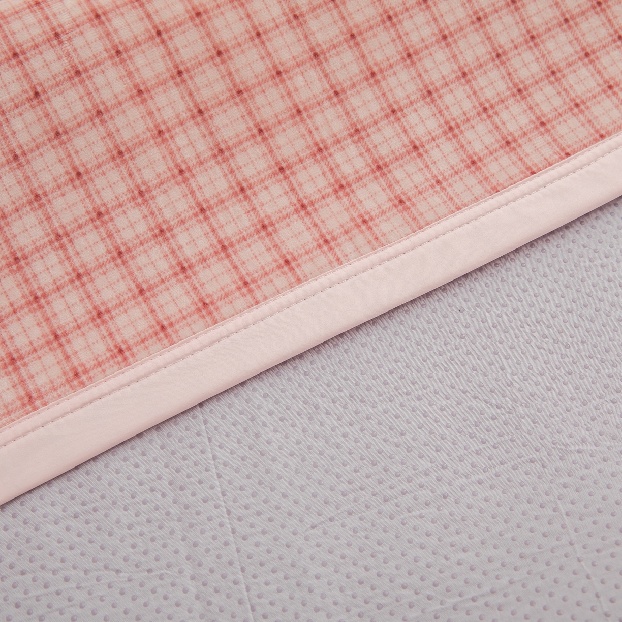 91家纺网 家纺一手货源 找家纺 手艺人家纺 2025新款宝宝绒复合牛奶绒炕盖 JHK50