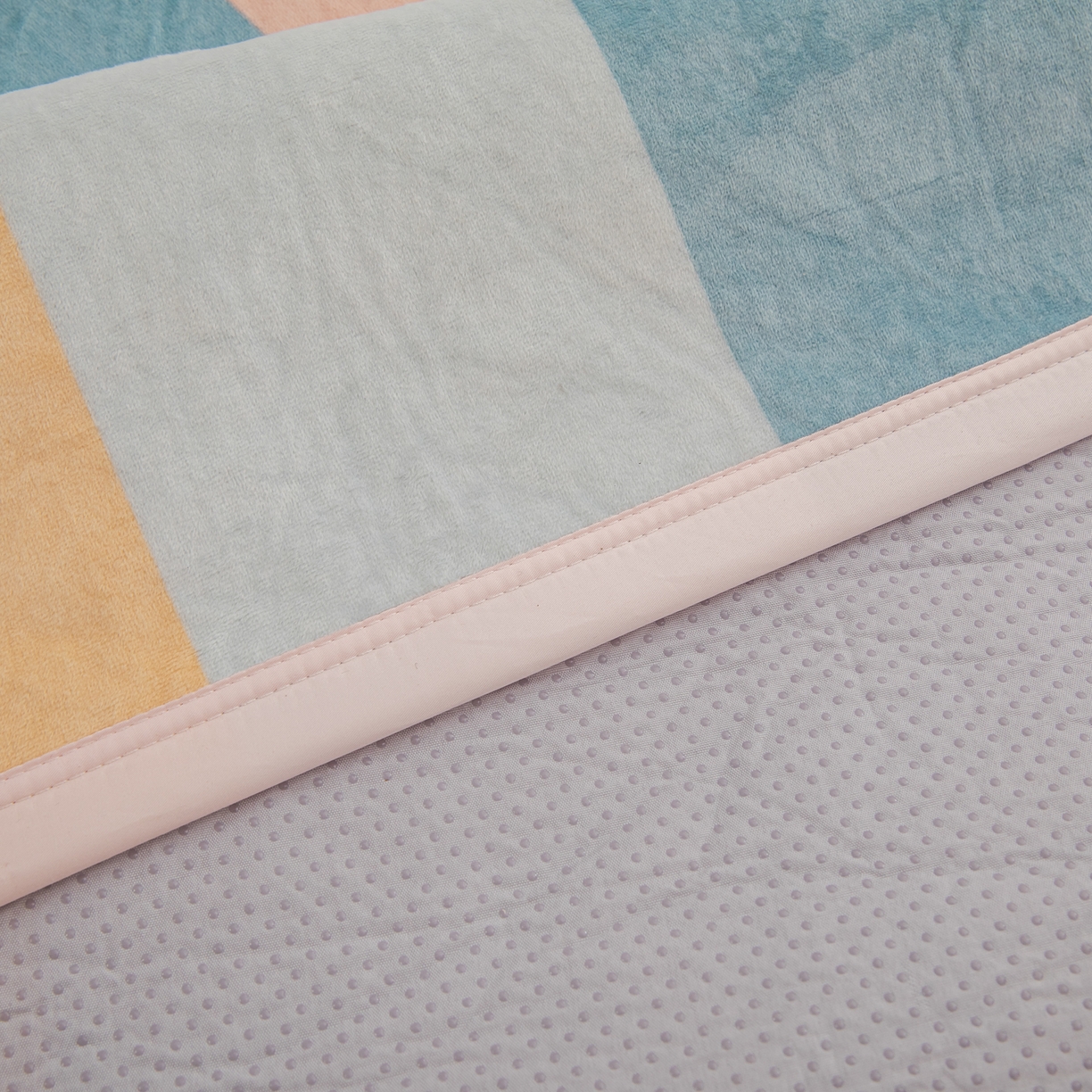 91家纺网 家纺一手货源 找家纺 手艺人家纺 2025新款宝宝绒复合牛奶绒炕盖 JHK56