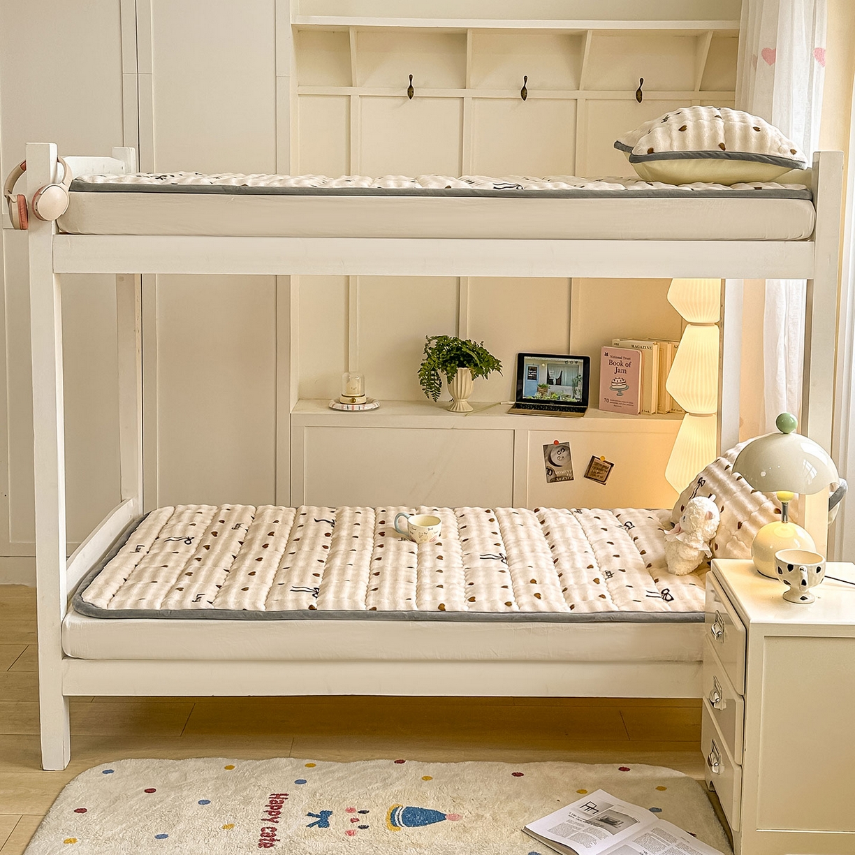 91家纺网 家纺一手货源 找家纺 眠势力 2025新款牛奶绒泡泡床褥加绒仿兔毛绒床褥子秋冬保暖珊瑚绒夹棉学生上下铺床护垫 爱心咖