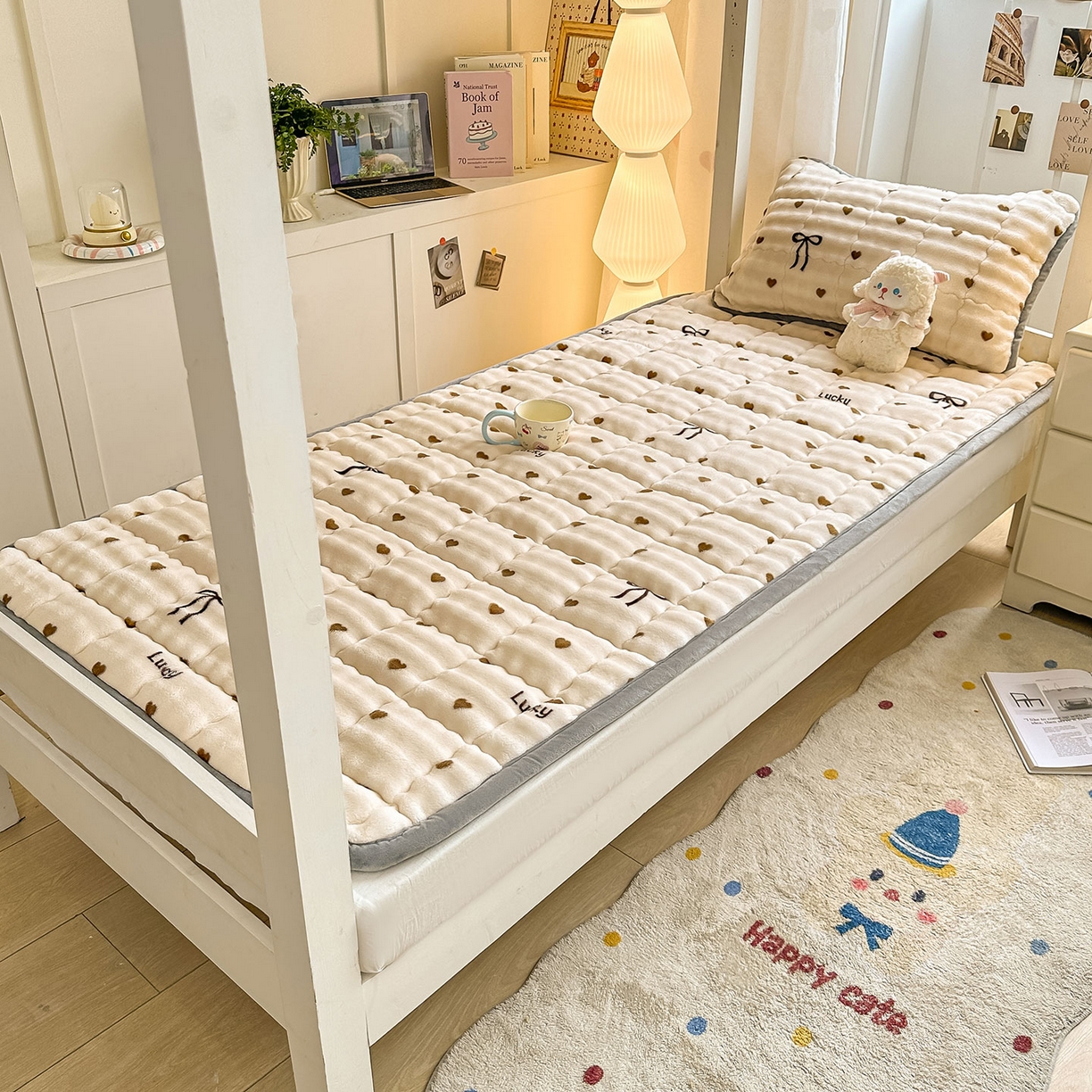 91家纺网 家纺一手货源 找家纺 眠势力 2025新款牛奶绒泡泡床褥加绒仿兔毛绒床褥子秋冬保暖珊瑚绒夹棉学生上下铺床护垫 爱心咖