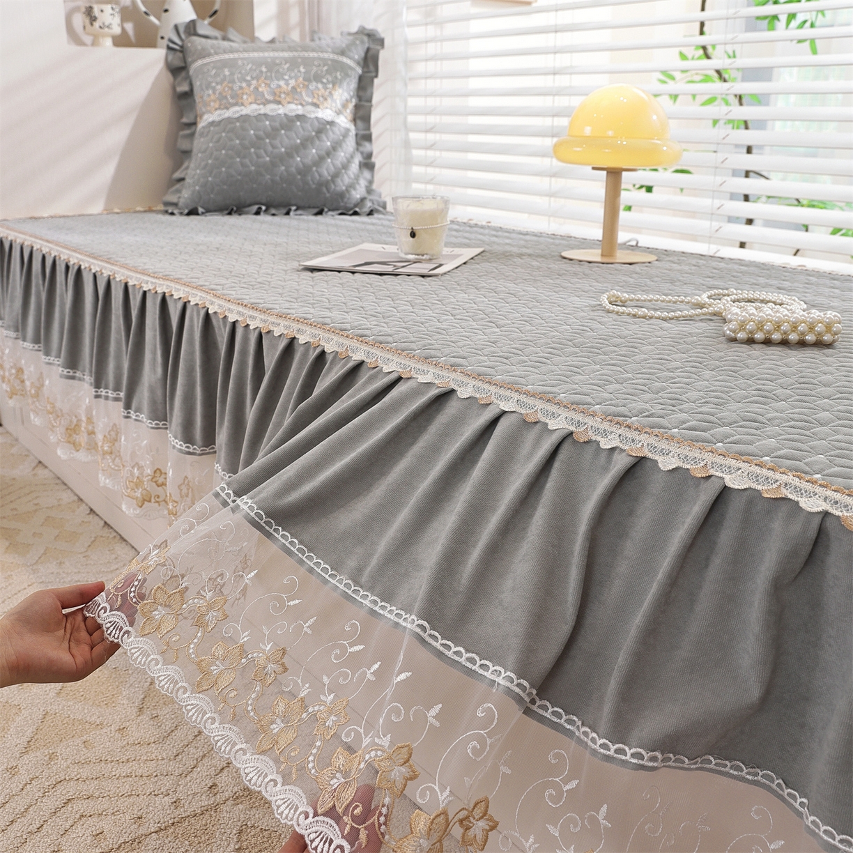 91家纺网 家纺一手货源 找家纺 共鸣沙发垫 2025新款羊毛尼飘窗垫 羊毛尼灰色