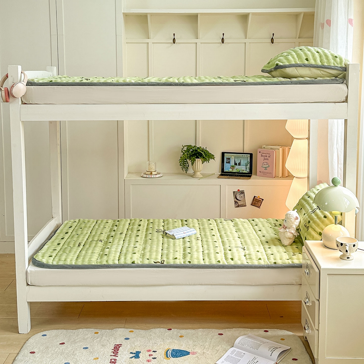 91家纺网 家纺一手货源 找家纺 眠势力 2025新款牛奶绒泡泡床褥加绒仿兔毛绒床褥子秋冬保暖珊瑚绒夹棉学生上下铺床护垫 爱心绿