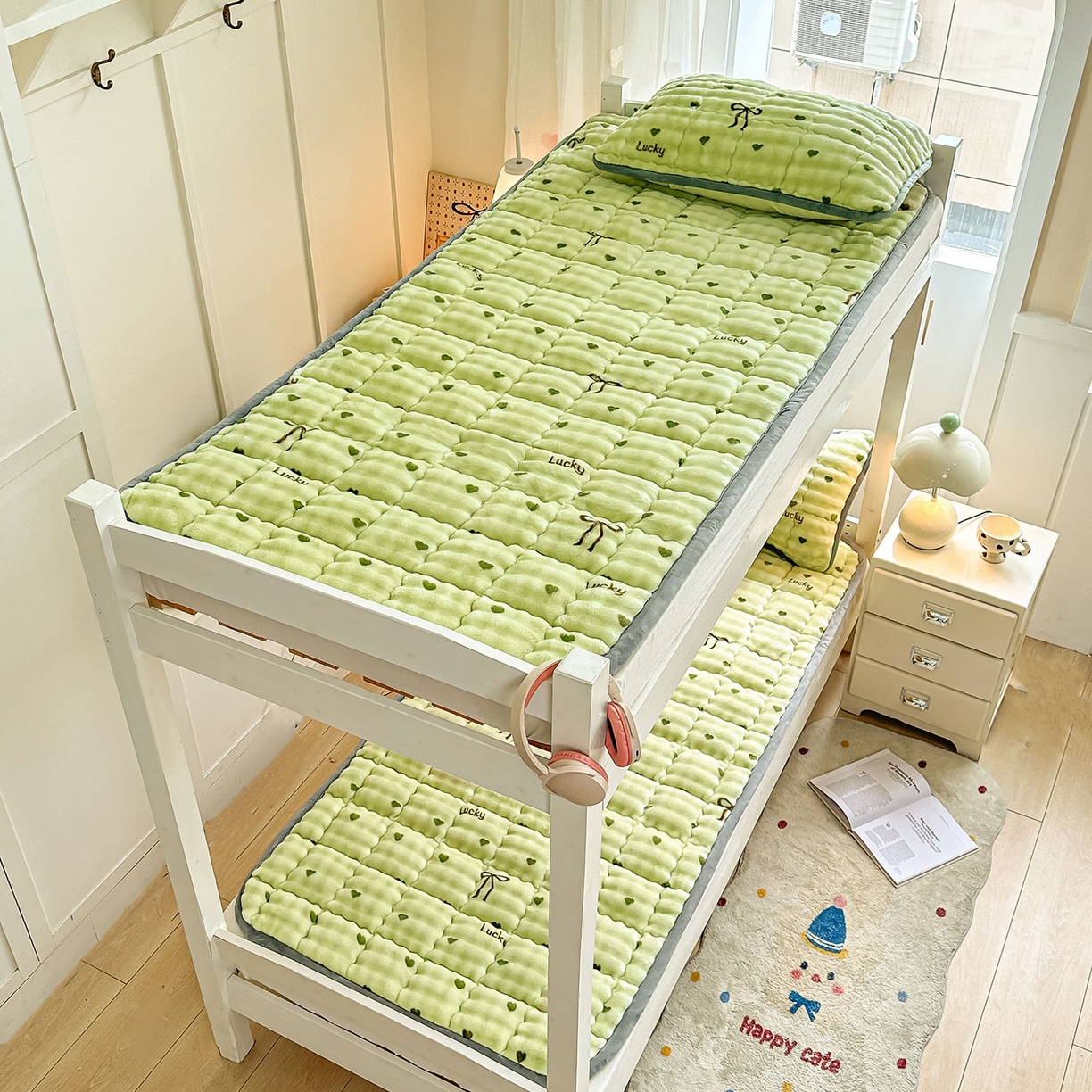 91家纺网 家纺一手货源 找家纺 眠势力 2025新款牛奶绒泡泡床褥加绒仿兔毛绒床褥子秋冬保暖珊瑚绒夹棉学生上下铺床护垫 爱心绿