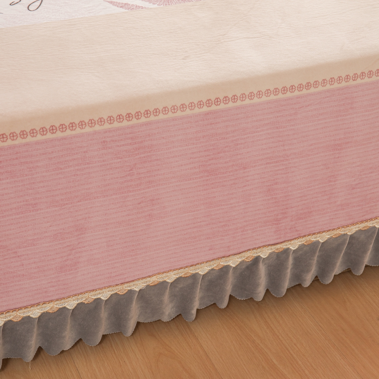 91家纺网 家纺一手货源 找家纺 手艺人家纺 2025新款宝宝绒复合牛奶绒炕盖 JHK58