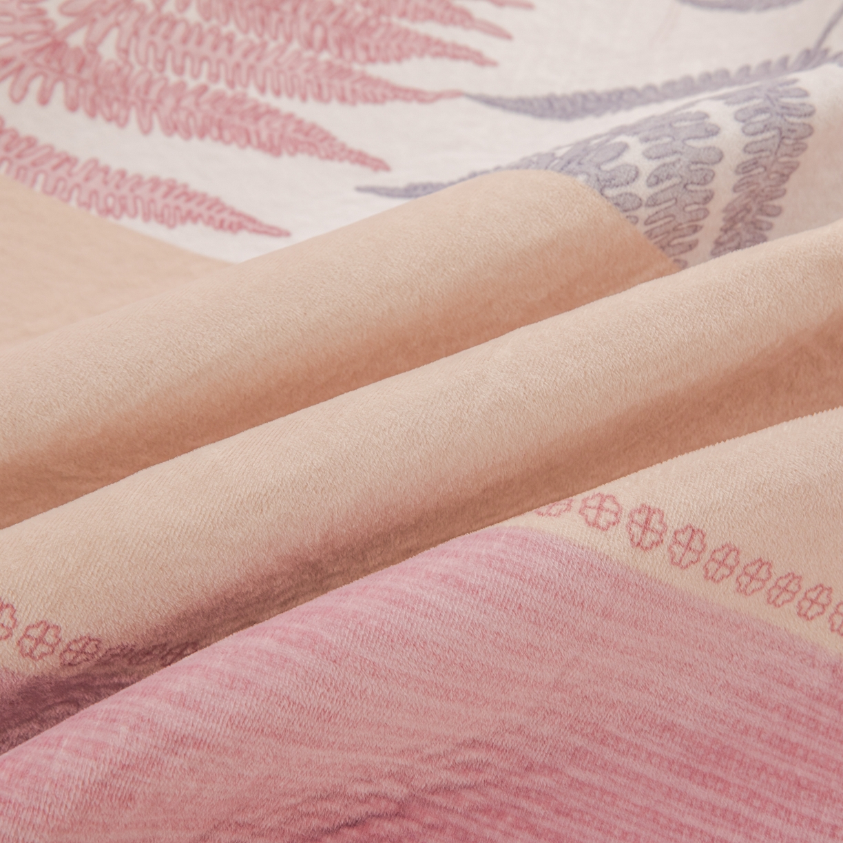 91家纺网 家纺一手货源 找家纺 手艺人家纺 2025新款宝宝绒复合牛奶绒炕盖 JHK58