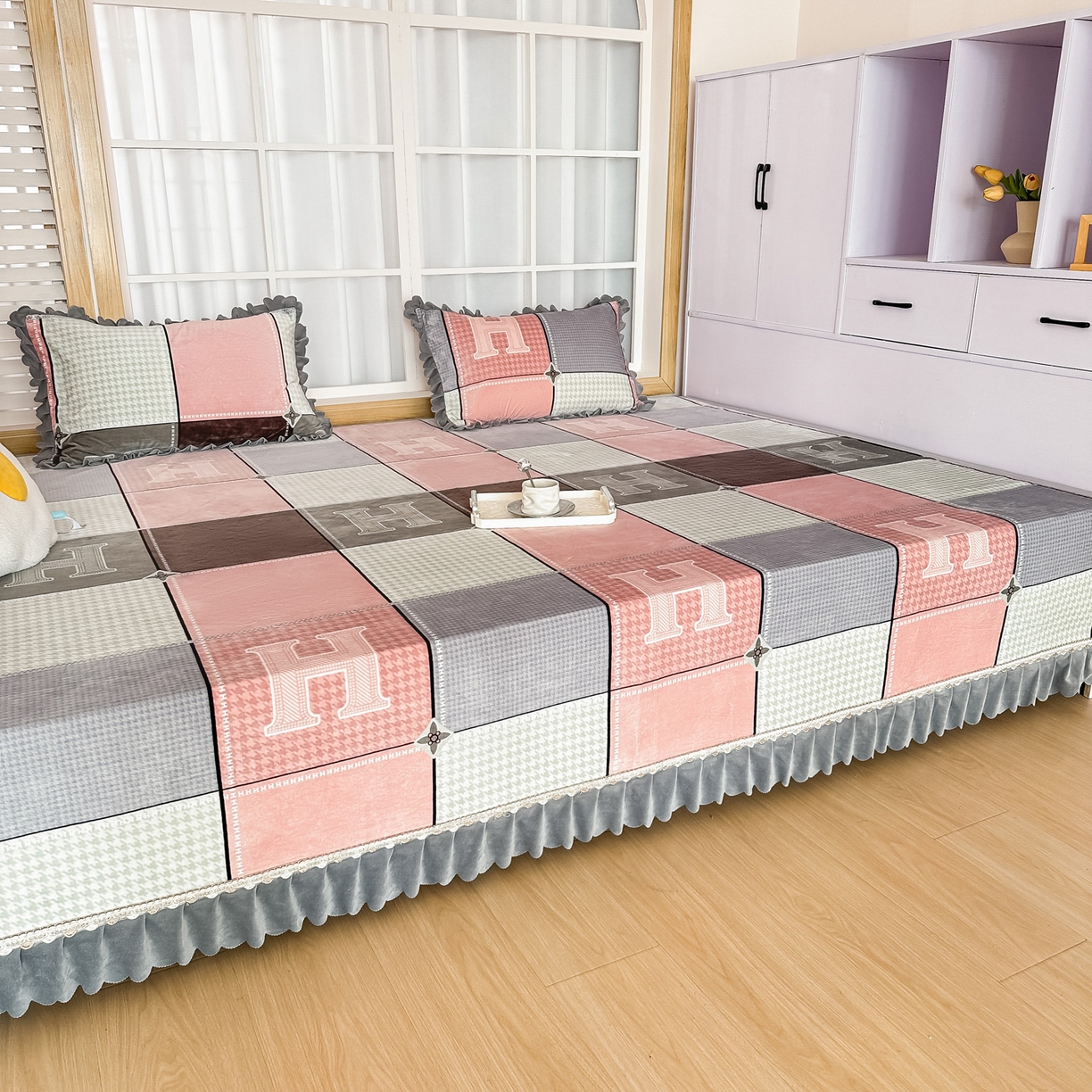 91家纺网 家纺一手货源 找家纺 手艺人家纺 2025新款宝宝绒复合牛奶绒炕盖 JHK37