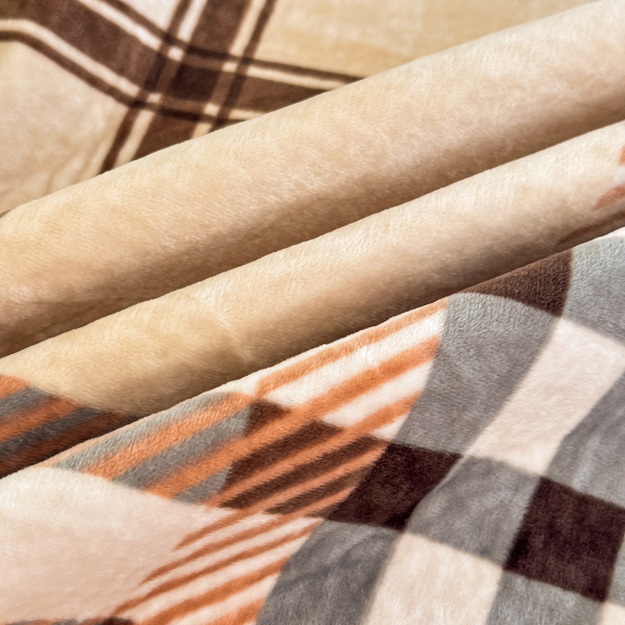 91家纺网 家纺一手货源 找家纺 手艺人家纺 2025新款宝宝绒复合牛奶绒炕盖 JHK33