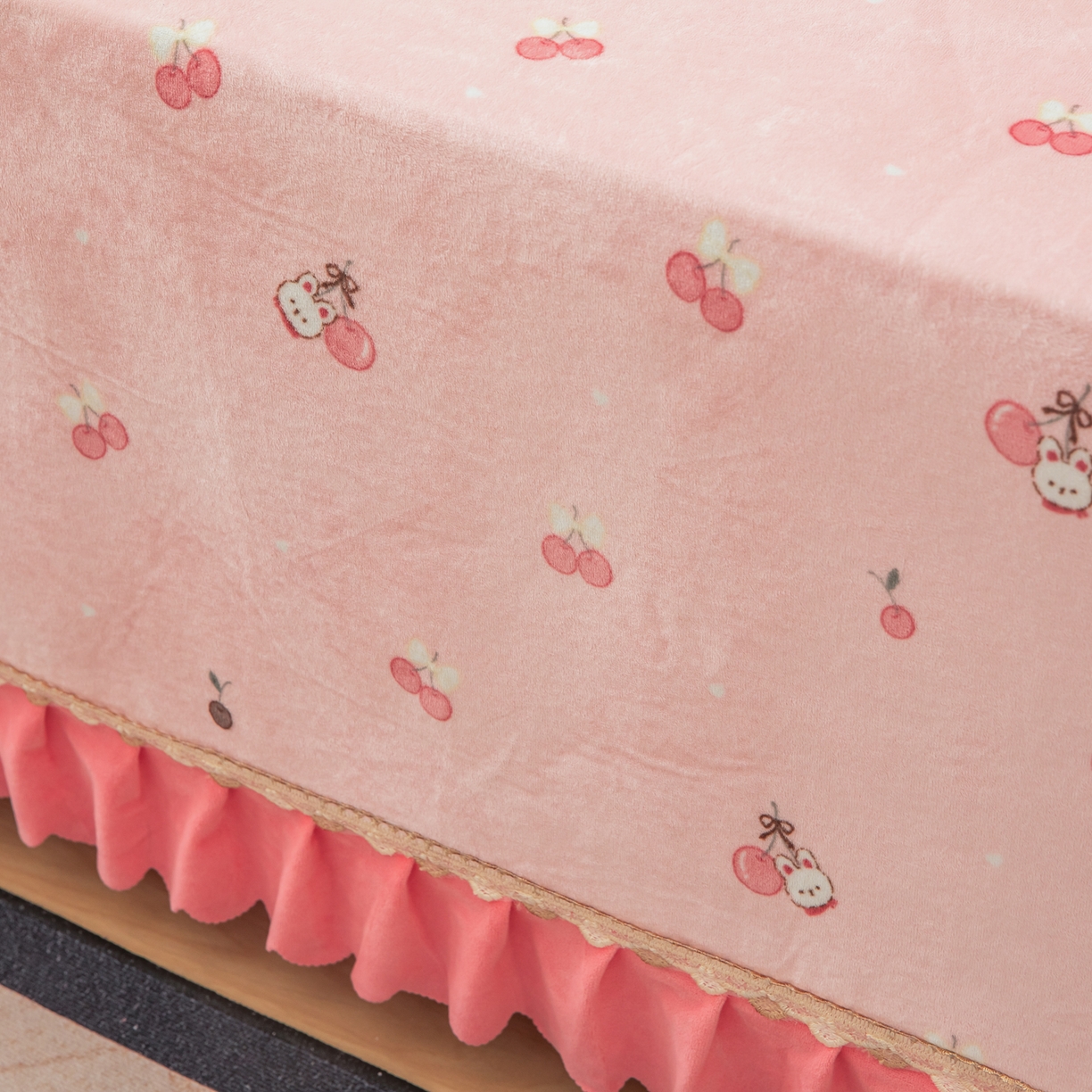 91家纺网 家纺一手货源 找家纺 手艺人家纺 2025新款宝宝绒复合牛奶绒炕盖 JHK68