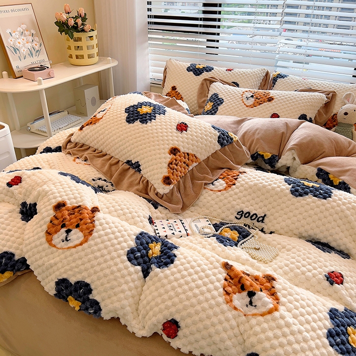 91家纺网 家纺一手货源 找家纺 摩妮卡 2025新款提花豆豆绒卡通印花牛奶绒四件套 乖乖虎