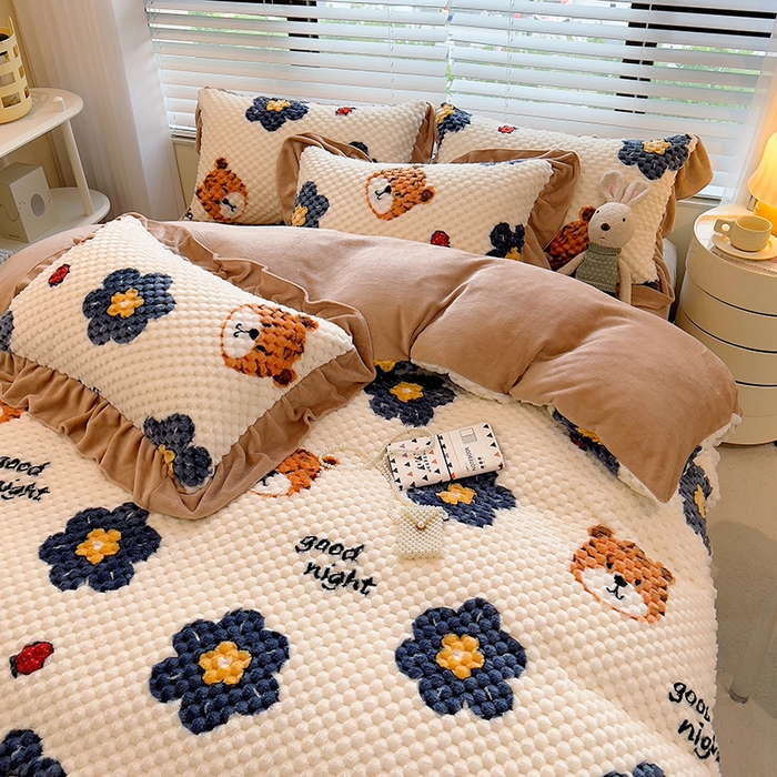 91家纺网 家纺一手货源 找家纺 摩妮卡 2025新款提花豆豆绒卡通印花牛奶绒四件套 乖乖虎